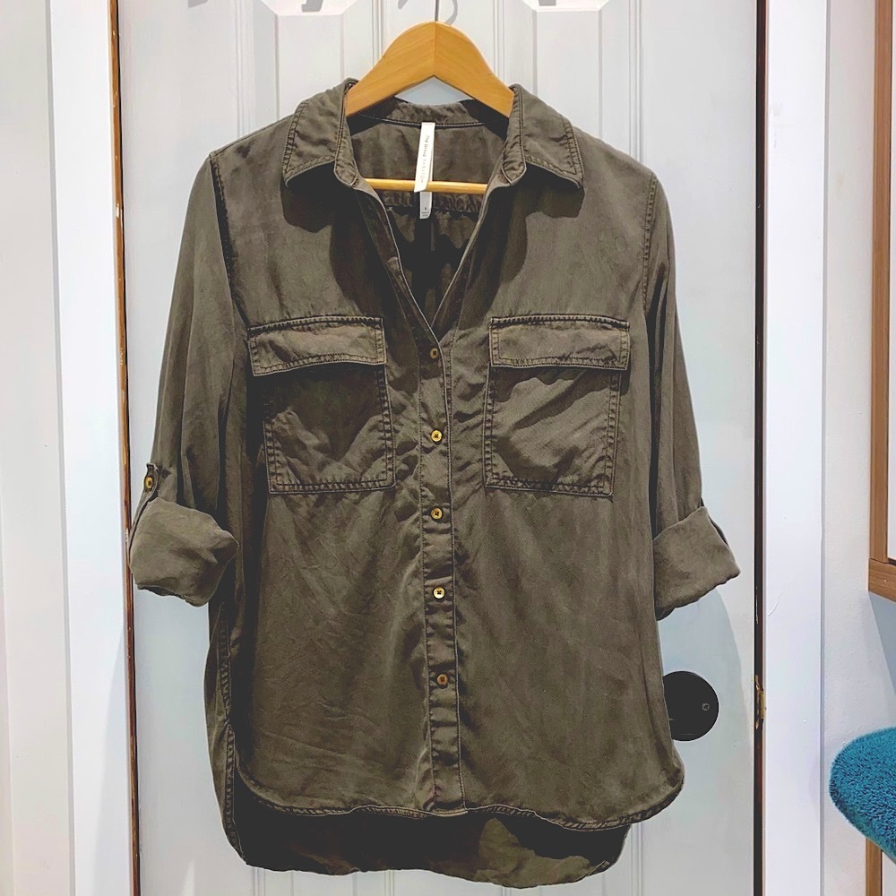 Aritzia the Group Babaton utility button-up size small